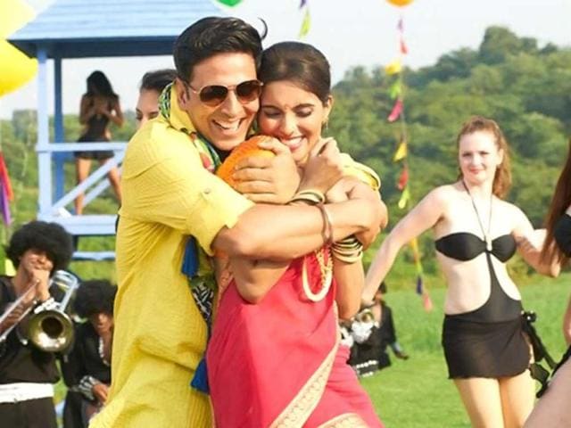 Akshay Kumar and Asin in a masala number from the Khiladi 786.