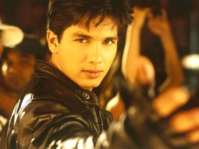 Rajkumar Santoshi will team up with Shahid Kapoor in Phata Poster Nikla Hero. Rajkumar Santoshi will team up with Shahid Kapoor in Phata Poster Nikla Hero.