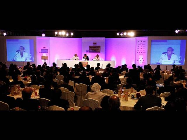 Union rural development minister Jairam Ramesh, Niranjan Rajadhyaksha, Managing editor Mint and Economist Dr Abhijit Banerjee during first day of Hindustan Times Leadership Summit at Taj Palace on New Delhi. HT photo/Arijit Sen