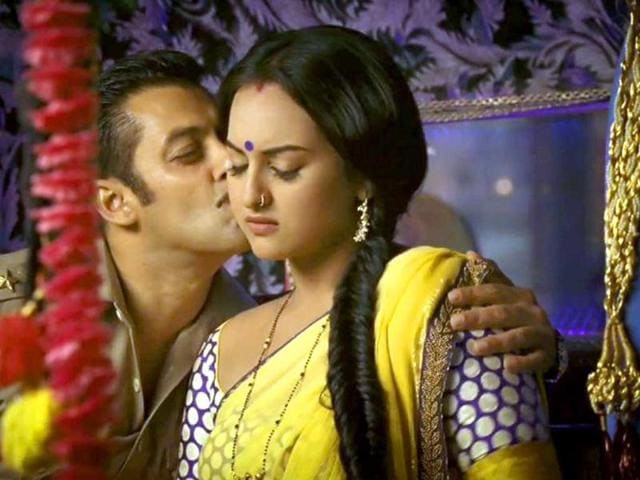 <p>Salman Khan candidly praises Sonakshi Sinha speaking to the media. The Bollywood actor says, Sonakshi Sinha is looking nicer, she is grown up in the upcoming film Dabangg 2.</p>