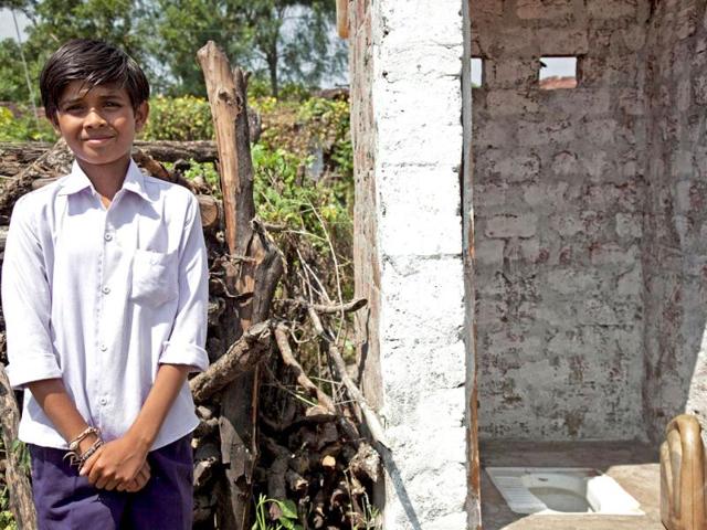 The UNICEF Water, Sanitation and Hygiene (WASH) programme also works with SarvaSikshaAbhiyan and Integrated Child Development Services, to promote hygiene, water and sanitation facilities in schools and Anganwadi centers (courtyard shelter) with lasting outcomes. UNICEF