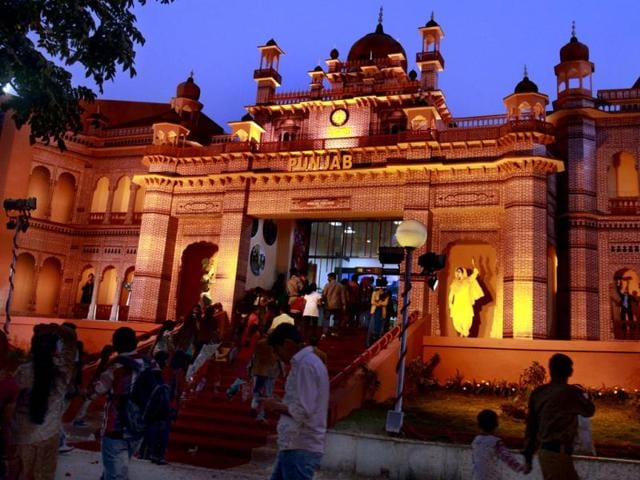 People visit the Punjab pavilion at the 32nd India International Trade Fair at Pragati maidan in New Delhi (HT Photo/Sonu Mehta)