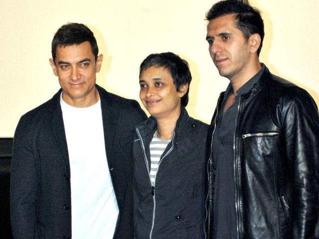 Bollywood actor Aamir Khan with producer Ritesh Sidhwani and director Reema Kagti at a press conference to promote his film Talash in Lucknow.