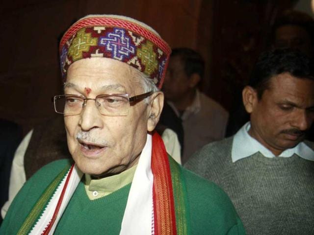 BJP leader Murli Manohar Joshi addresses the media after losing a vote on foreign direct investment in Lok Sabha. (HT Photo/Sonu Mehta)