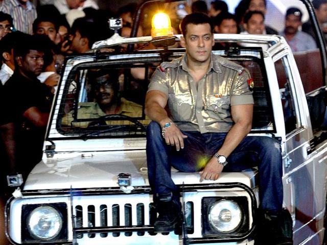 Salman Khan poses at Star Entertainment Awards 2012. Salman Khan poses at Star Entertainment Awards 2012.