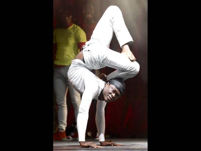 Artists perform the show "Foté Foré" (white black) at the cirque Mandingue in Paris. The Madingue Circus, created in 2010, hosts young artists who grew up in disadvantaged streets of Guinea. AFP photo