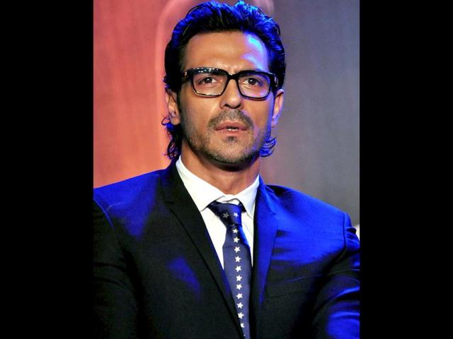 Arjun Rampal donned the intellectual geek look with chunky rimmed glasses, a formal suit and a starry tie.