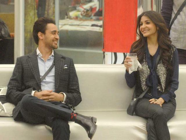 Imran Khan and Anushka Sharma entered Bigg Boss 6 house on Saturday and spent some time with the inmates. Imran Khan said he wanted Urvashi Dholakia to win.