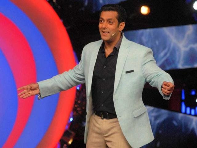 Salman-Khan-hosting-Bigg-Boss-6 Salman-Khan-hosting-Bigg-Boss-6