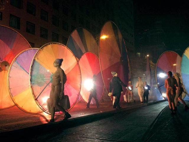 The French theatre company "Off" performs "Colored Wheels" in Santiago. The street theatre company an open-air show with giant marionettes visiting various venues in Santiago through January 15th. AFP photo