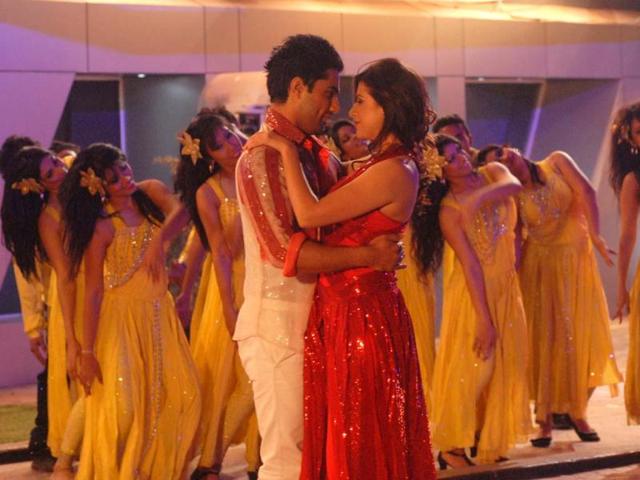 Vishal and Karishma Kotak, former Bigg Boss 6 contestants, perform at the grand finale.