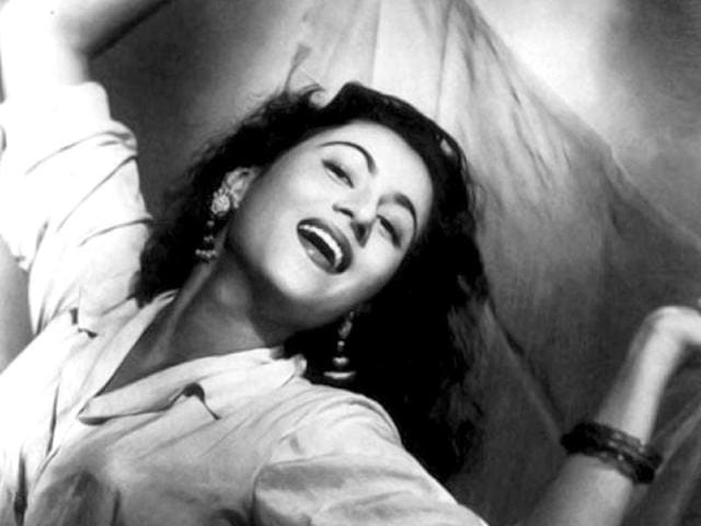 Madhubala began working quite early in her life, Her first movie was Basant (1942) was a box-office success where she played the daughter of Mumtaz Shanti. She further went on to act in several movies as a child artist.