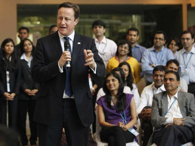 British Prime Minister David Cameron interacting with HUL employees at HUL campus in Mumbai. HT Photo
