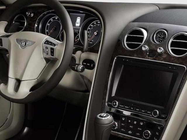 New Bentley Continental Flying Spur photo gallery