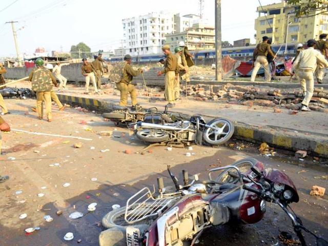 Policemen lathicharge Bihar state teachers after clashes during protests demanding pending and increase in salary under the banner of Bihar Panchayat Nagar Prarambhik Shikshak Sangh in Patna. Agencies