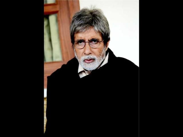 Amitabh-Bachchan-in-a-candid-shot-Photo-Facebook-AmitabhBachchan