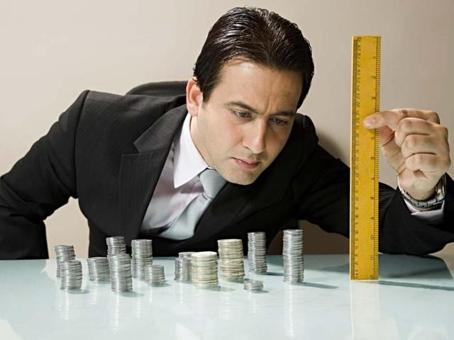Helping-hand-A-CFP-helps-clients-achieve-their-life-goals-by-planning-for-their-investments-and-savings Helping-hand-A-CFP-helps-clients-achieve-their-life-goals-by-planning-for-their-investments-and-savings