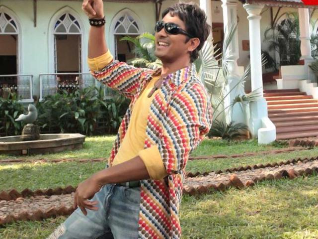 Siddharth in Chashme Baddoor.