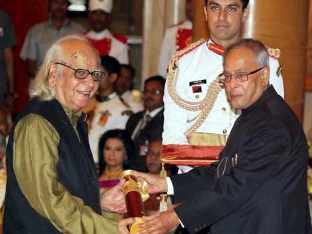 President Pranab Mukherjee presents Padma Vibhhushan to Prof Yashpal at Padma Awards 2013 at the Rashtrapati Bhavan on Friday. (PTI Photo)