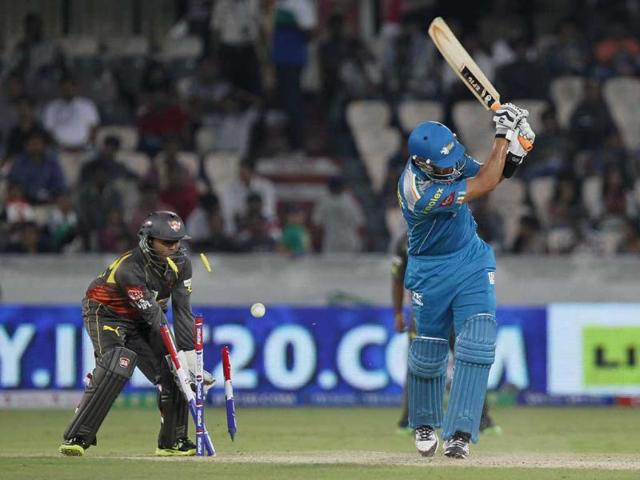 Pune Warriors India batsman Ross Taylor is bowled by Sunrisers Hyderabad bowler Ashish Reddy during their IPL T20 match at Rajiv Gandhi International Stadium, Hyderabad. HT/Santosh Harhare
