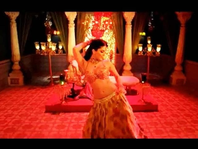 Sunny Leone's song is the usual desi Bollywood item number fare while Priyanka's is tame and err... not crass. Sunny Leone's song is the usual desi Bollywood item number fare while Priyanka's is tame and err... not crass.