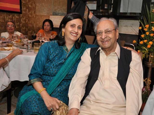Pran with daughter Pinky Bhalla during one of his birthday parties. (HT Photo)