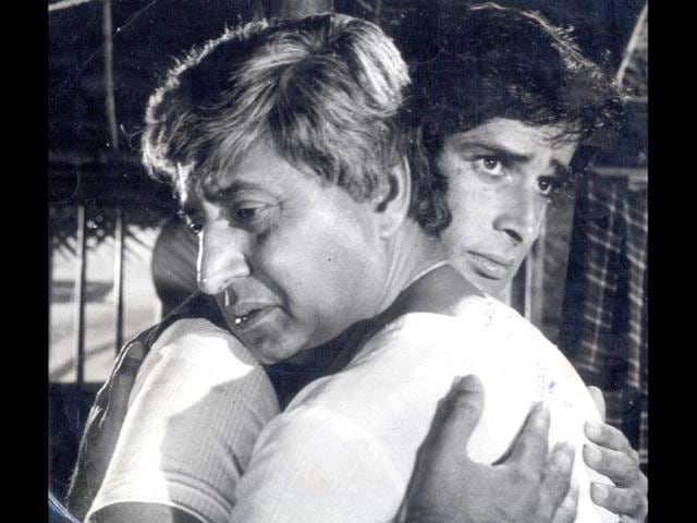 Condolences Pour In On Twitter For Veteran Actor Pran Hindustan Times Veteran actor pran will receive the dadasaheb phalke award. twitter for veteran actor pran