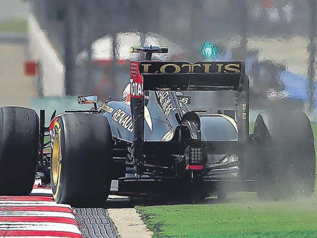 Lotus-Romain-Grosjean-was-amongst-the-drivers-who-struggled-with-tyres-while-teammate-Raikkonen-took-second-on-the-grid-AP