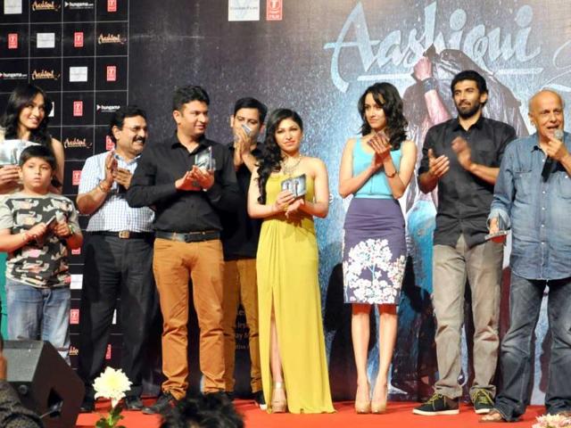 Shraddha Kapoor, Aditya Roy Kapur, Mahesh Bhatt at the event.