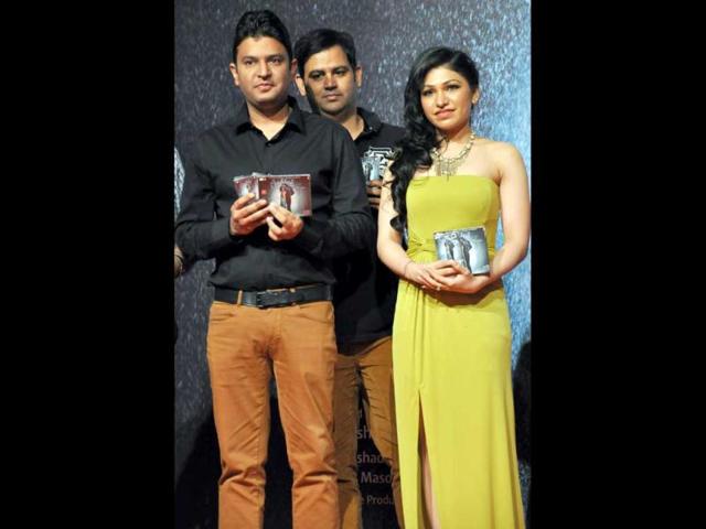 Directed by Mohit Suri,starring Aditya Roy Kapur and Shraddha Kapoor ,T-Series & Vishesh Films musical drama Aashiqui 2 is scheduled to release on 26th April 2013.