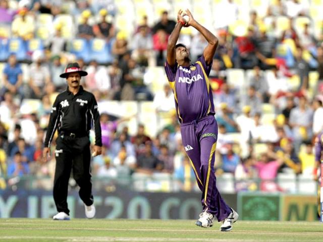 Balaji of Kolkata Knight Riders catches Mandeep Singh of Kings XI Punjab during a T20 League match played at PCA Stadium, Mohali. HT Photo/Gurpreet Singh 
