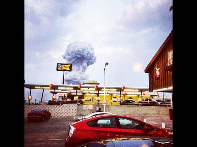 In this Instagram photo provided by Andy Bartee, a plume of smoke rises from a fertilizer plant fire in West, Texas. AP photo