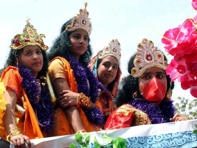 A view of a the religious procession being taken out on the occasion of Ram Navami, at Lal Chowk in Srinagar. UNI