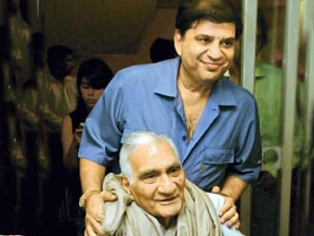BR Chopra was one of the oldest treasures of Indian cinema. His younger brother Yash Chopra, son Ravi Chopra and nephew Aditya Chopra are also directors in the industry. We bring a few classics by BR Chopra. Take a tour.