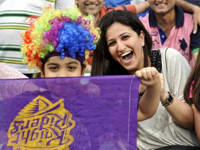 A little fan of KKR is enjoying the match against CSK at Eden Gardens, Kolkata. HT Photo/Subhendu Ghosh