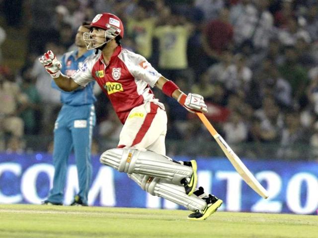 Mandeep Singh of Kings XI Punjab plays against Pune Warriors during the T20 League match at Mohali PCA Stadium. HT Photo/Rajnish Katyal