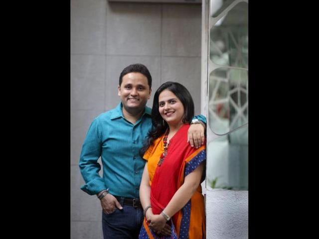 Amish-Tripathi-with-wife-Preeti-Tripathi-Photo-Kalpak-Pathak