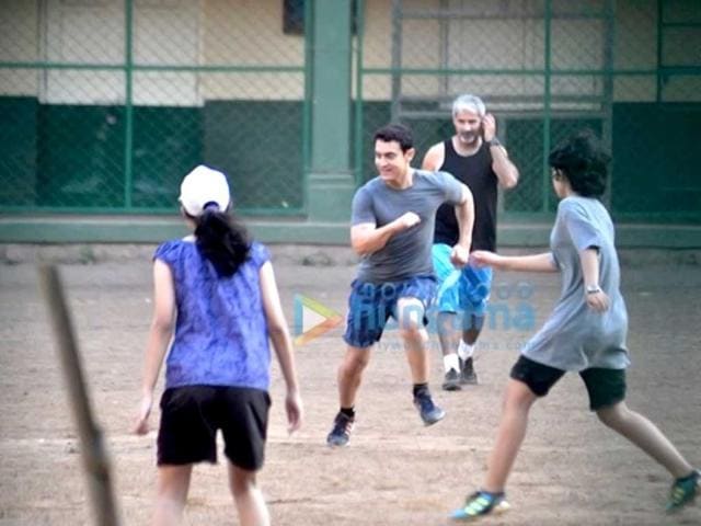 A poised Aamir looks immersed in the game. (Photo courtesy: Bollywood Hungama) A poised Aamir looks immersed in the game. (Photo courtesy: Bollywood Hungama)