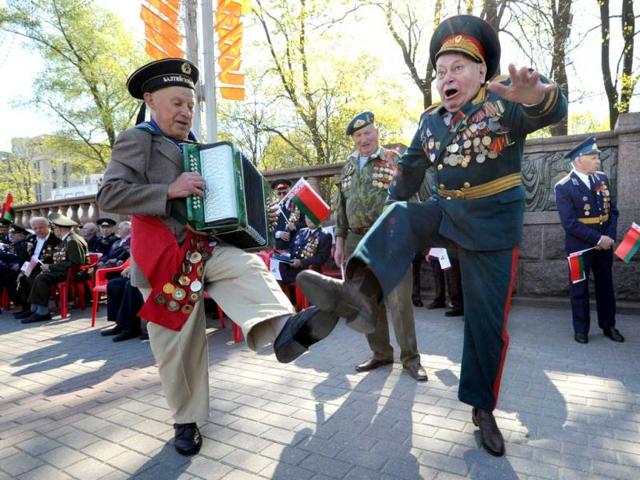 Belarus World War II veterans dance during Victory Day celebration in Minsk. AFP PHOTO