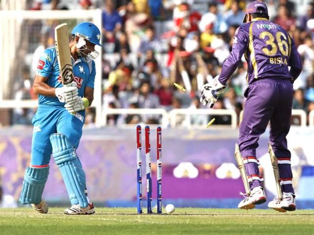 Robin Uthappa of Pune Warriors (PW) in action during their T20 League match against Kolkata Knight Riders at JSCA International Cricket Stadium, Ranchi. (HT Photo/Ashok Nath Dey).
