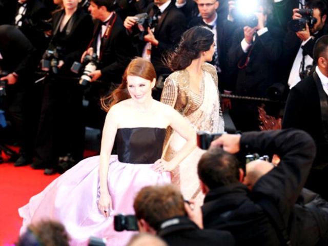 Julianne Moore Puts Her Worst Foot Forward At Cannes Hindustan Times