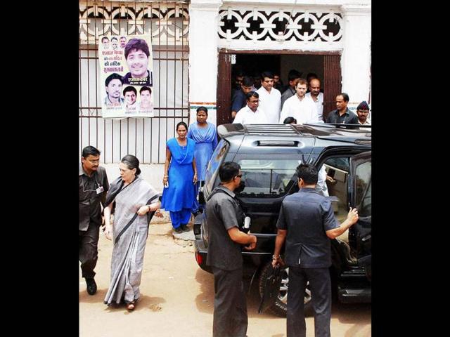 Congress president Sonia Gandhi and vice-president Rahul Gandhi at Congress Bhawan, Raipur. PTI Photo