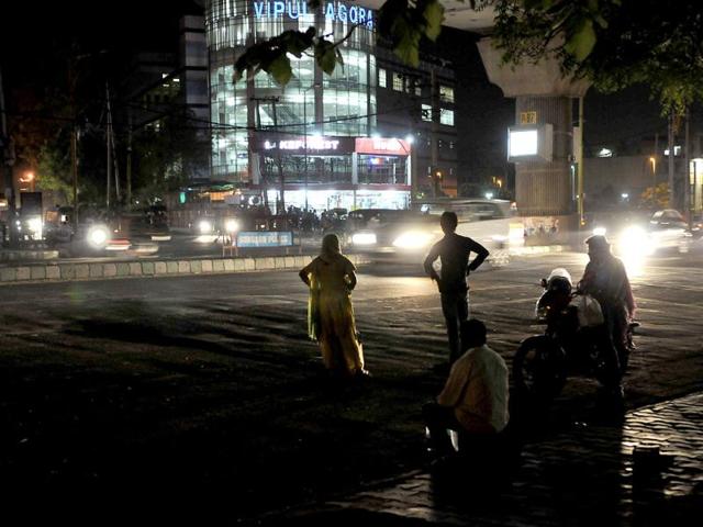 A-dark-stretch-near-the-shopping-malls-in-Gurgaon-Arijit-Sen-HT A-dark-stretch-near-the-shopping-malls-in-Gurgaon-Arijit-Sen-HT