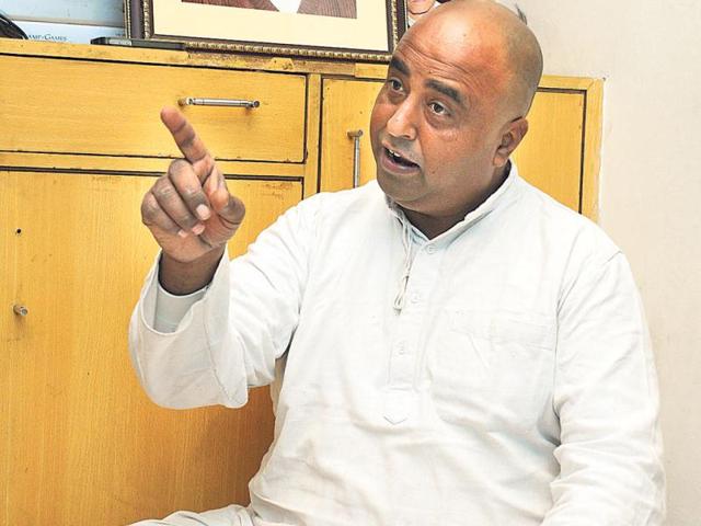 Accident-victim-s-son-alleges-big-cover-up-by-police-in-shielding-the-accused-who-was-on-the-wheels-of-the-car-that-hit-his-father-in-Gurgaon-HT-Photo-Parveen-Kumar Accident-victim-s-son-alleges-big-cover-up-by-police-in-shielding-the-accused-who-was-on-the-wheels-of-the-car-that-hit-his-father-in-Gurgaon-HT-Photo-Parveen-Kumar