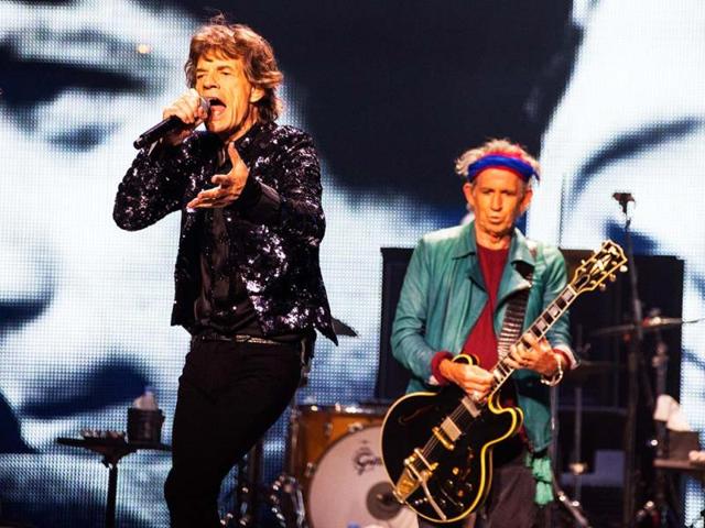 Mick-Jagger-left-and-Keith-Richards-of-the-Rolling-Stones-perform-at-the-United-Center-AP-photo
