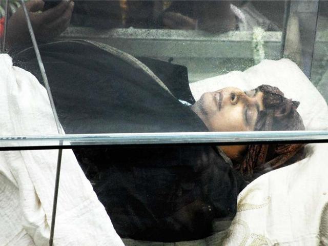 Funeral procession of film director Rituparno Ghosh in Kolkata on Thursday. (PTI Photo) Funeral procession of film director Rituparno Ghosh in Kolkata on Thursday. (PTI Photo)
