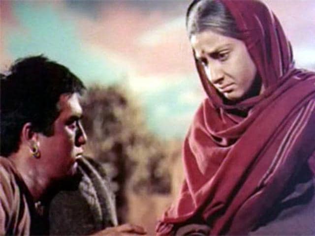 Sunil Dutt married actress Nargis on 11 March 1958, after he worked with her in Mother India.