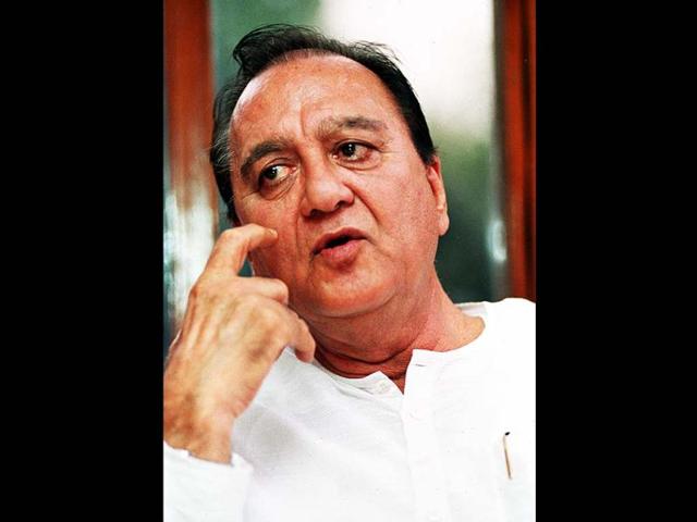 Dutt was one of the major stars of Hindi Cinema in the late 1950s and 1960s and continued to star in many successful films like Sadhna (1958), Sujata (1959), Mujhe Jeene Do (1963), Khandaan (1965) and Padosan (1967).