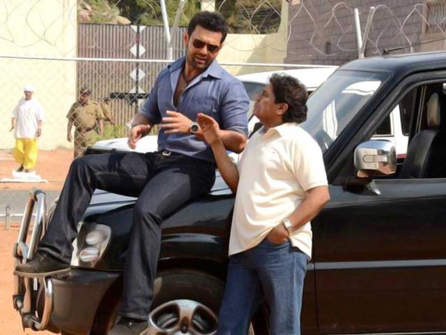 Enemmy is set against the backdrop of the battle between Mumbai mafia and cops.