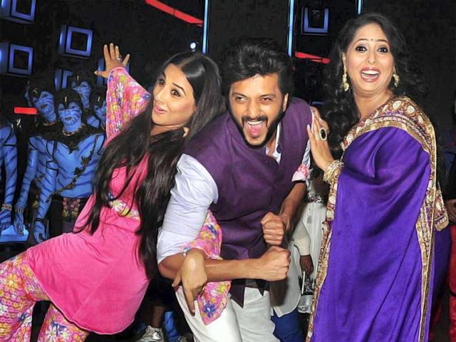 Bollywood actors Vidya Balan Kapur, Riteish Deshmukh and choreographer Geeta Kapoor posing on the sets of India's Dancing Superstar in Mumbai. (PTI Photo)